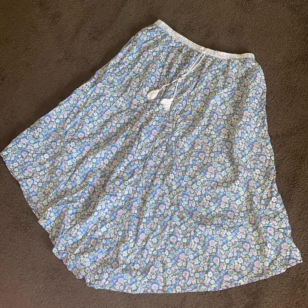 American Eagle festival collection floral skirt. Size XL. Multi color.